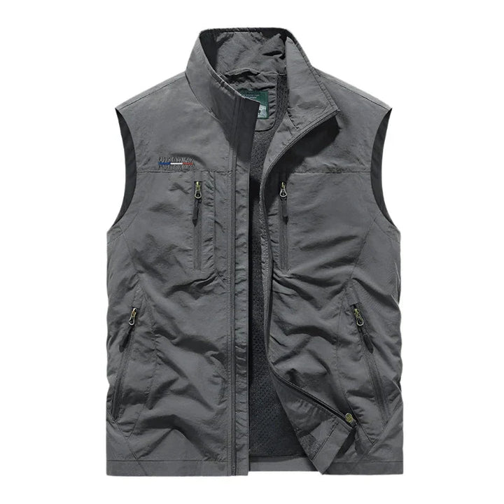 Men's casual utility vest, a new waterproof insulated gilet ideal for layering and cold weather