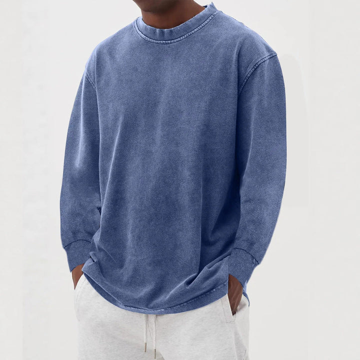 Men's oversized crewneck sweater, perfect for a relaxed casual style and everyday comfort.