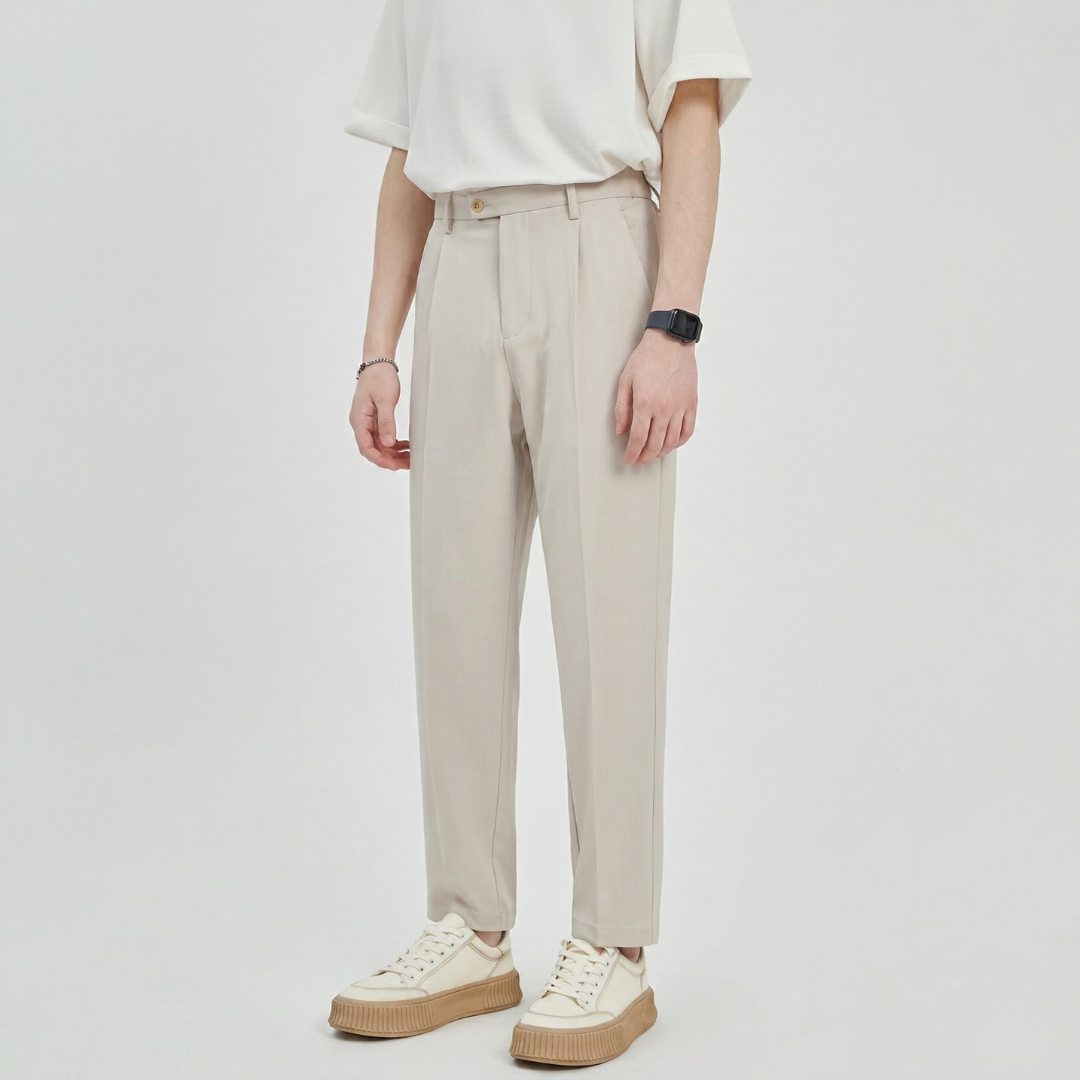 Men's pleated wide-leg chino pants with drawstring for modern style & comfort.