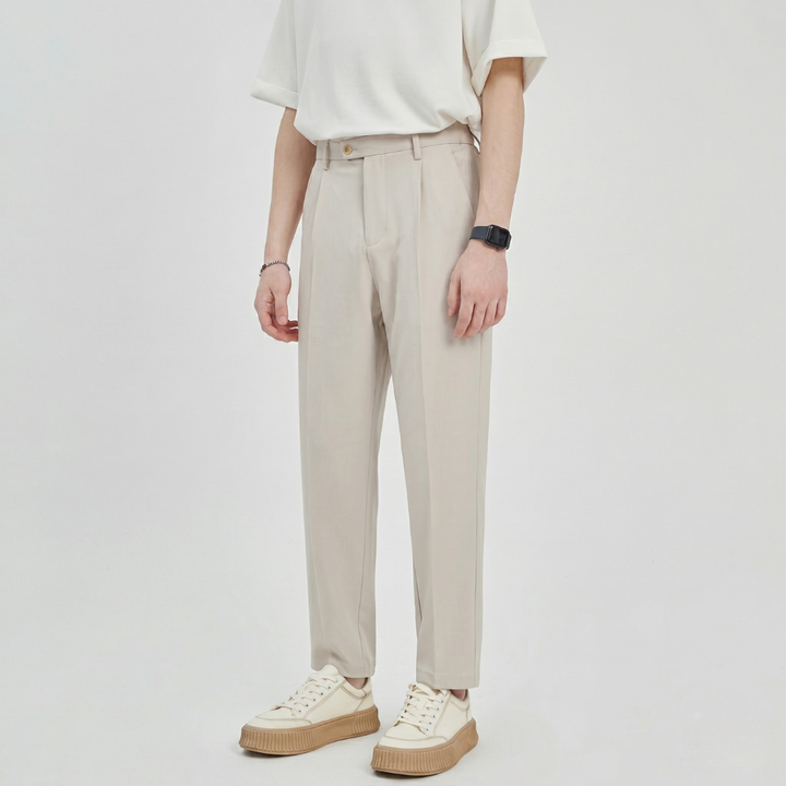 Men's pleated wide-leg chino pants with drawstring for modern style & comfort.