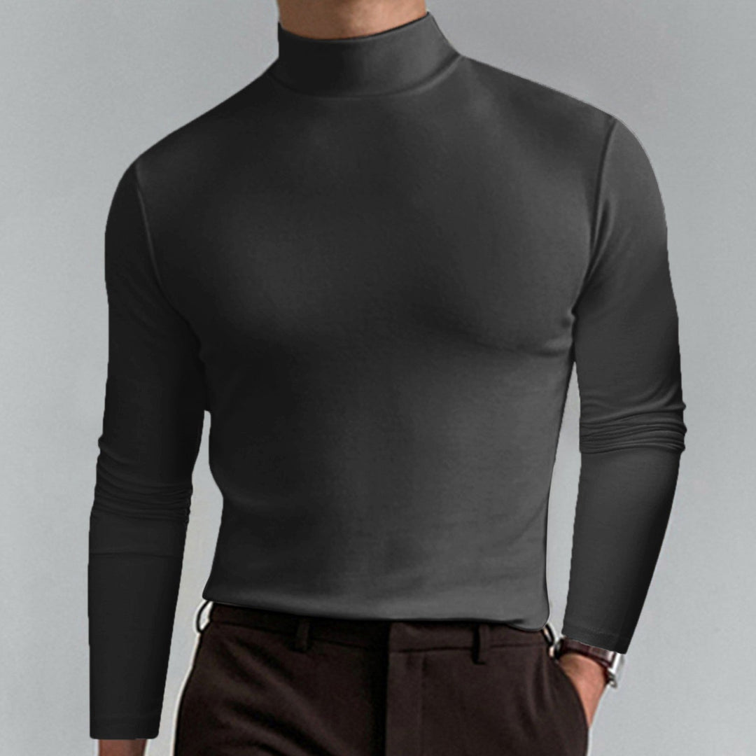 Casual men's turtleneck sweater, perfect for everyday comfort and cold weather style.