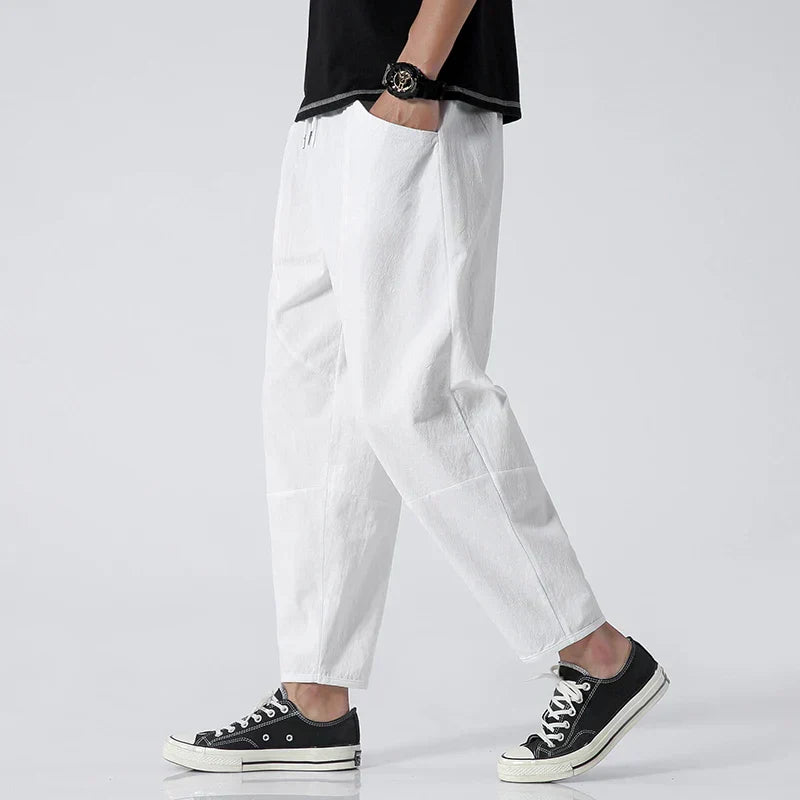Lightweight men's ankle-length casual pants, relaxed fit for ultimate comfort in everyday and summer wear.