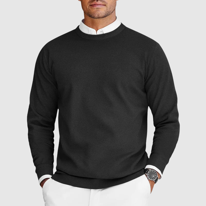 Men's relaxed fit crew-neck jumper in soft fabric for everyday comfort and casual style. Perfect for fall/winter.