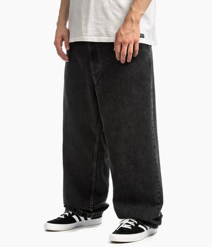 Men's relaxed wide-leg denim pants, light wash, casual spring fashion