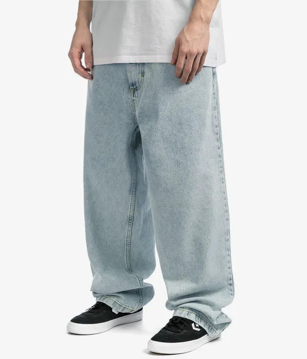 Full-length men's wide-leg denim pants, classic blue wash, streetwear style