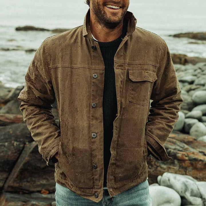 Stylish men's brown utility jacket, perfect for everyday casual wear. An ideal layering piece for autumn.