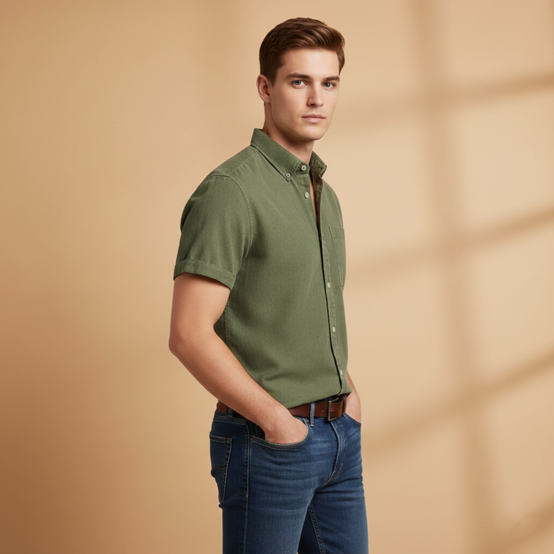 Slim fit men's short-sleeve button-up shirt, versatile for everyday spring and summer wear.