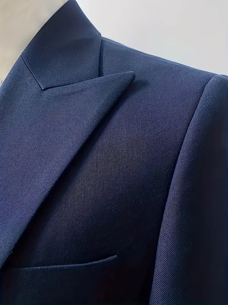 Men's occasion wear: slim fit 3-piece suit with a fashionable double-breasted waistcoat.