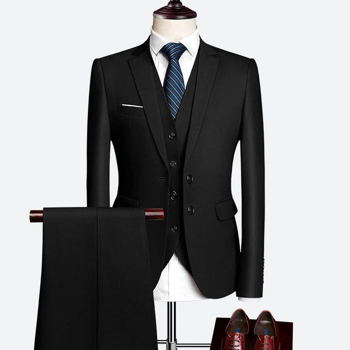 Elegant men's wedding 3-piece suit with waistcoat, ideal for spring grooms & guests.