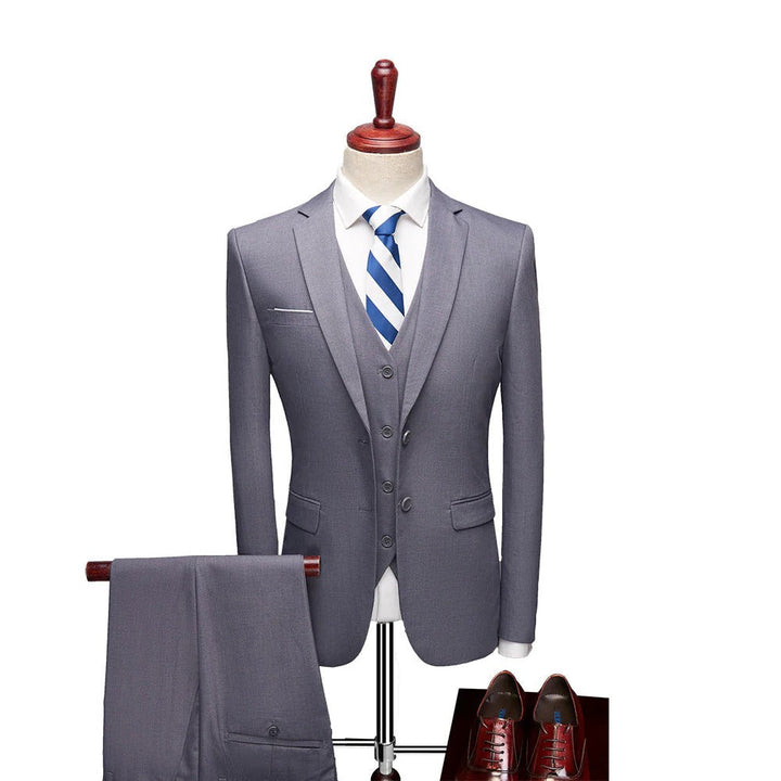 Slim fit men's 3-piece suit with matching waistcoat, designed for modern spring menswear.