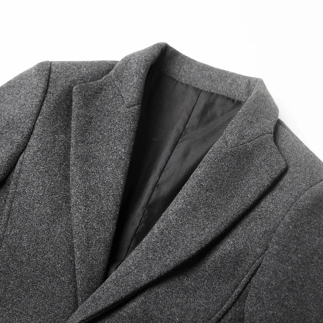 Handsome men's dress coat in a sharp slim fit. Versatile formal overcoat, ideal for modern stylish men.