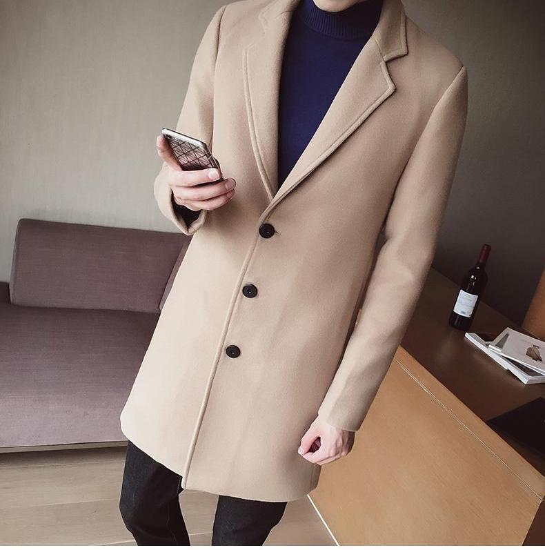 Tailored men's long overcoat for winter & autumn. Professional slim fit outerwear, elegant for business attire.