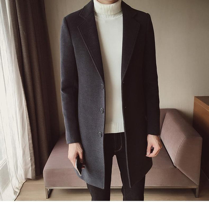Professional men's long overcoat. Slim fit, classic and elegant, ideal formal outerwear for business attire.