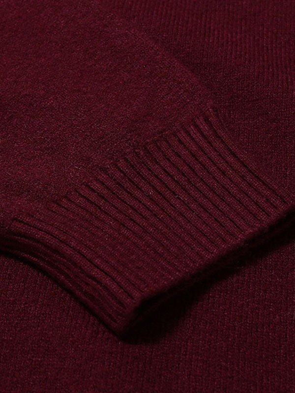 Turtleneck sweater for men, offering a refined slim fit silhouette suitable for various occasions.