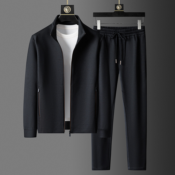 Stylish men's comfortable tracksuit, perfect for activewear, gym, or casual loungewear. Slim fit design.