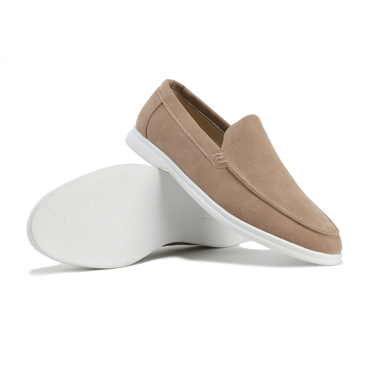 Men's spring casual loafers with a breathable design, offering comfort and versatile fashion.