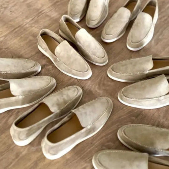 Fashionable men's casual loafers with a comfortable design, perfect for everyday effortless style.