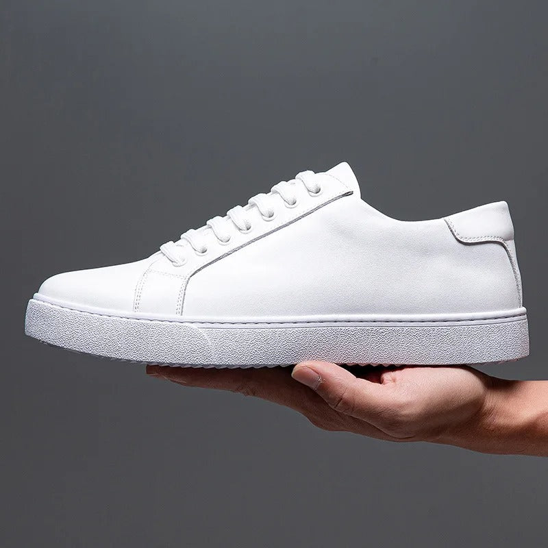 Versatile men's everyday sneakers. Smart casual lace-up trainers for a polished low-top look.