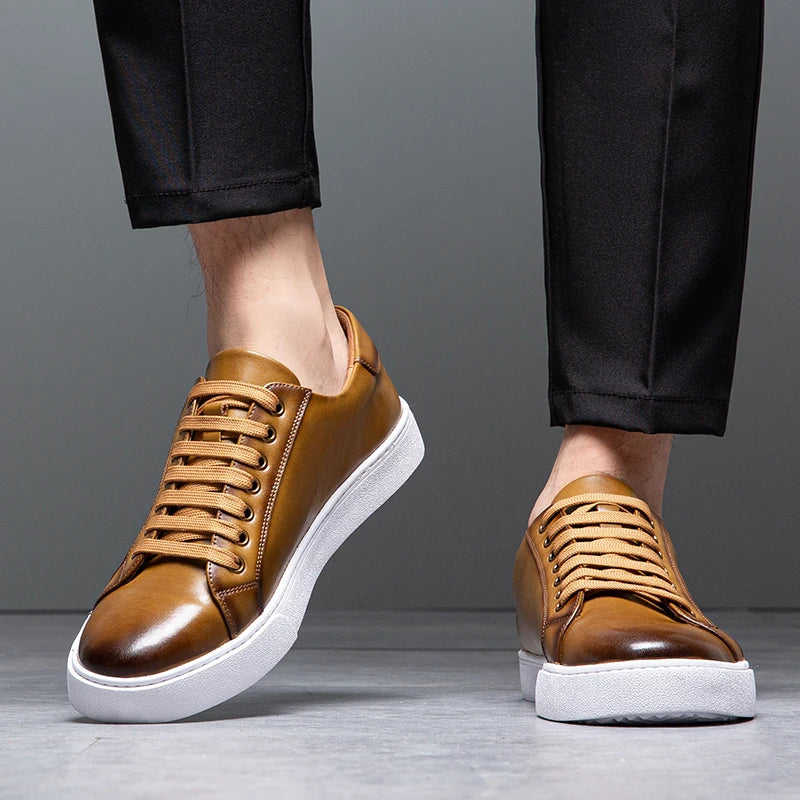 Stylish everyday men's trainers. Smart casual lace-up low-top sneakers for versatile looks.