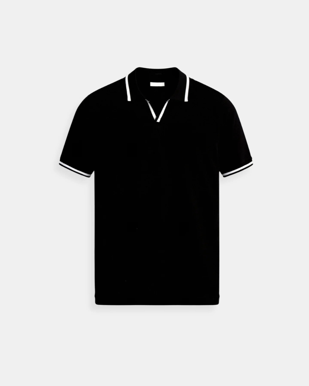 Breathable men's polo shirt with stylish contrast collar. Versatile smart casual top, perfect for everyday summer style.