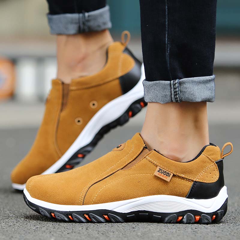 Modern men's slip-on casual sneakers, offering lightweight comfort & sporty style for versatile daily use.