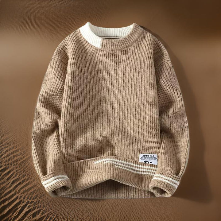 Comfortable men's striped crewneck sweater. Relaxed fit pullover, ideal for everyday casual wear in fall/winter.