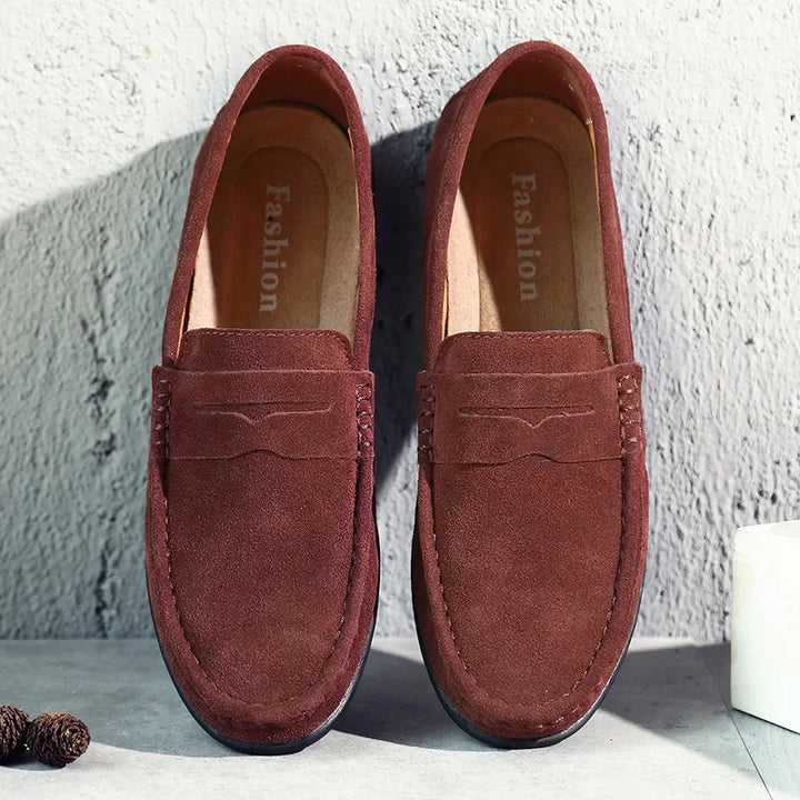 Modern men's loafers with a soft cushioned sole, ensuring all-day comfort. Stylish and versatile for men.