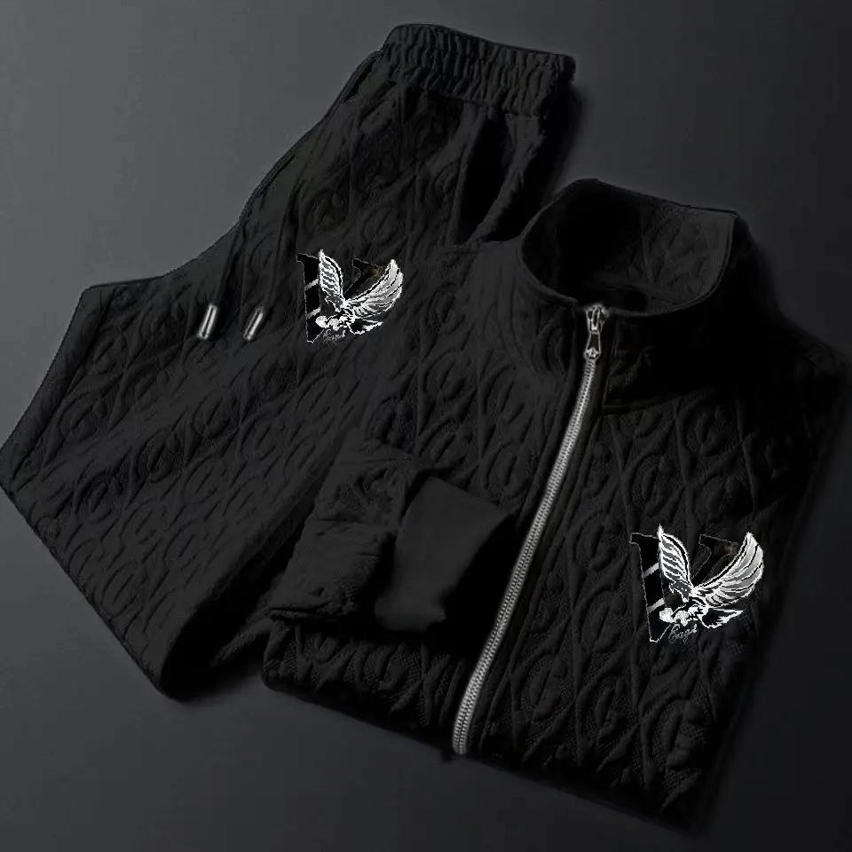 Comfortable men's cable-knit loungewear set. Full-zip jacket and soft matching pants for stylish relaxation.