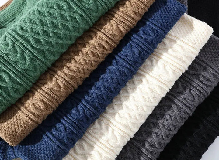Casual men's crewneck sweater, eye-catching pattern, perfect for winter fashion.