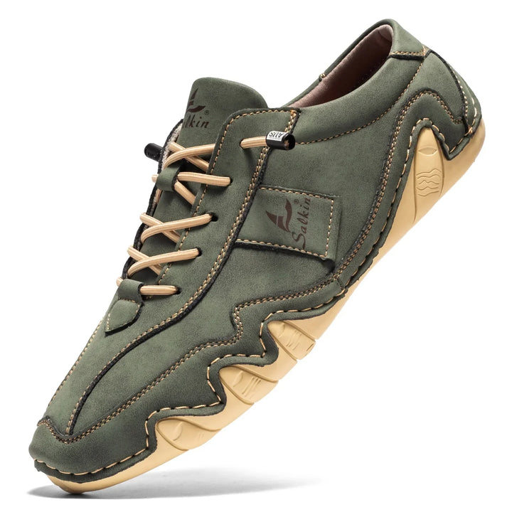 Men's lightweight retro sneakers with barefoot design and secure lace-up, for casual style.