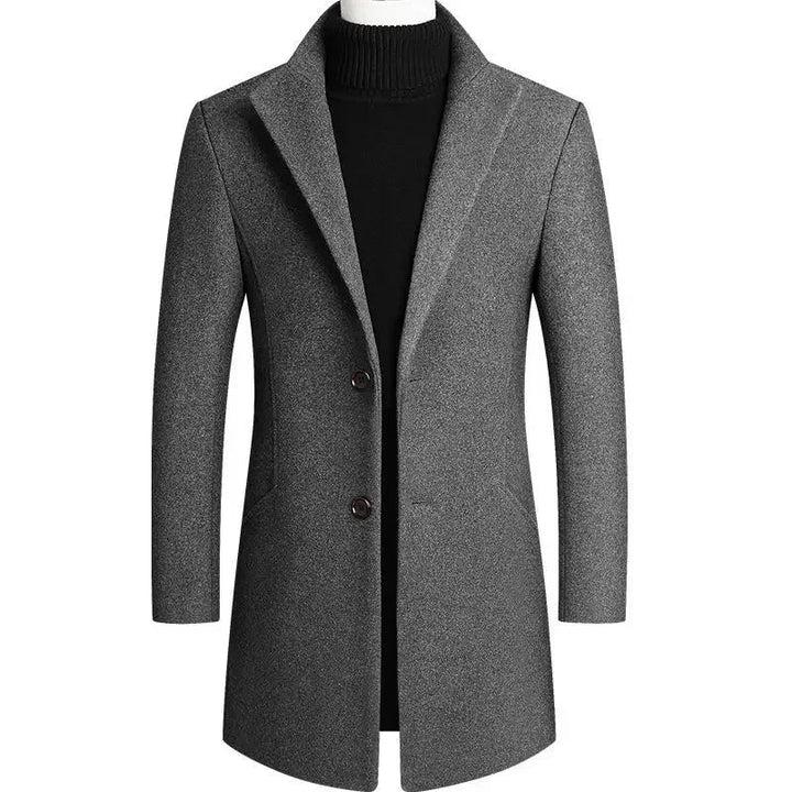Fashionable men's slim-fit coat, comfortable all-season outerwear, designed for a sleek, elegant look.