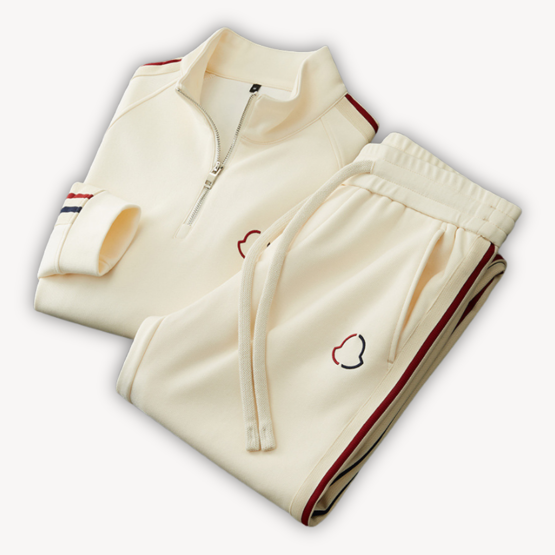 Men's athletic tracksuit set, featuring a practical zip-up hoodie & flexible joggers for active lifestyles.