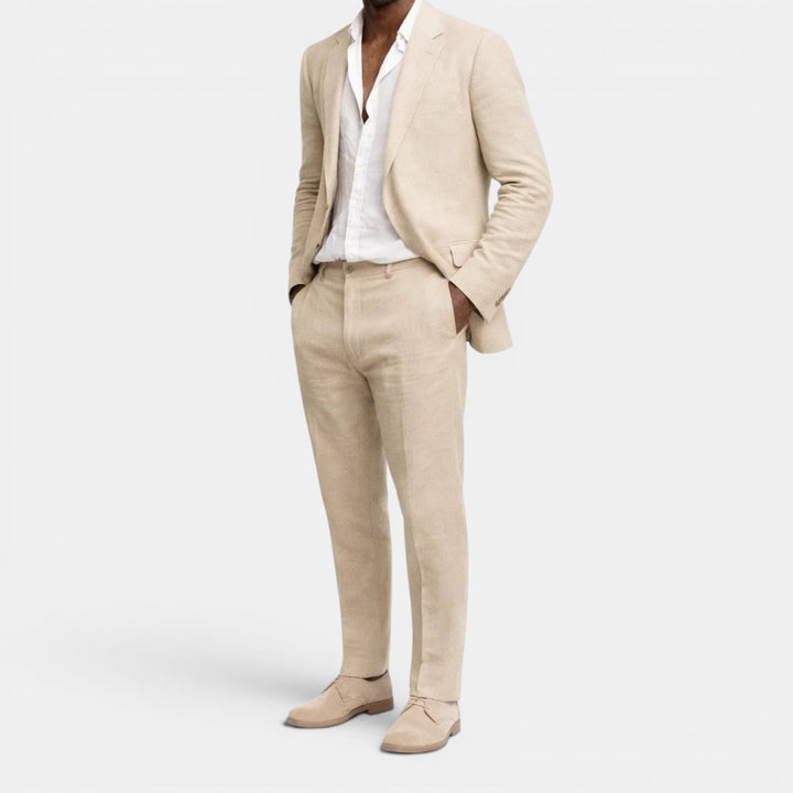 Refined men's two-piece suit in a contemporary fit, featuring a stylish tailored blazer & dress pants.
