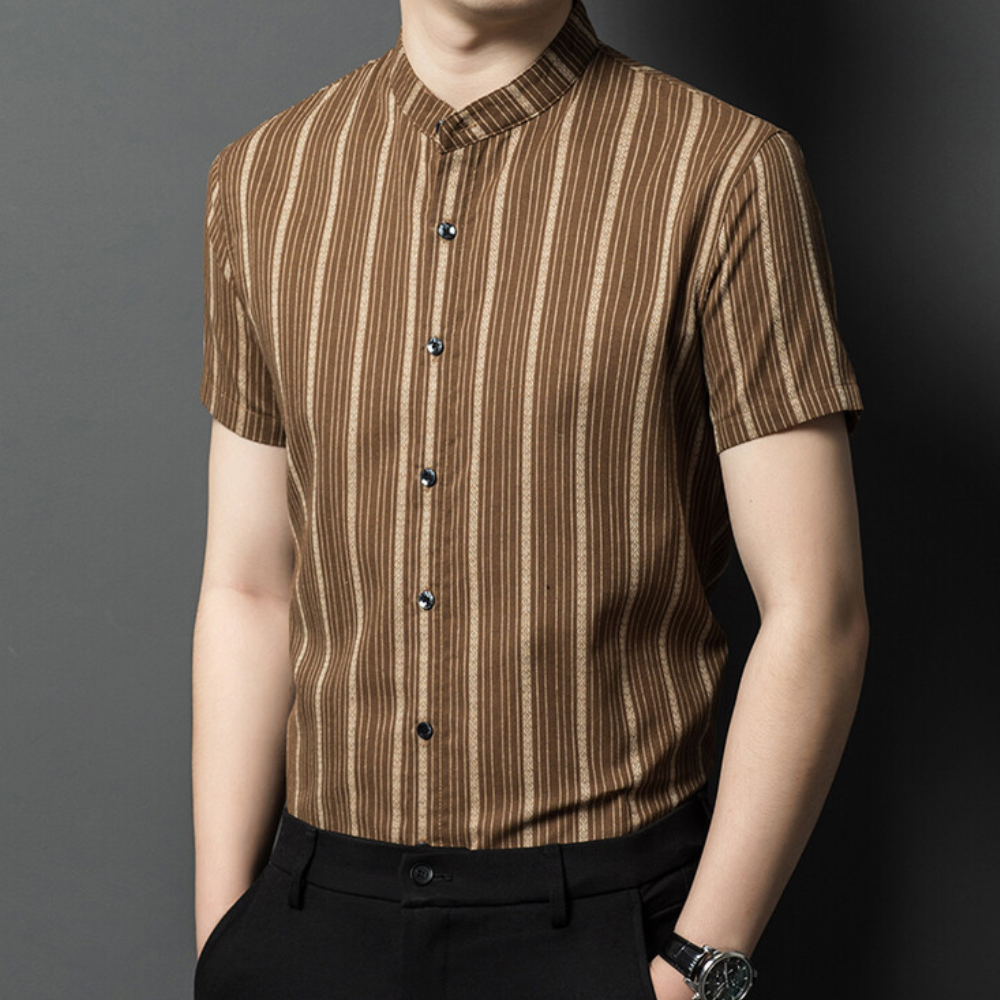 Casual men's short sleeve button-up shirt with a stylish vertical stripe, ideal for summer fashion and smart casual look.