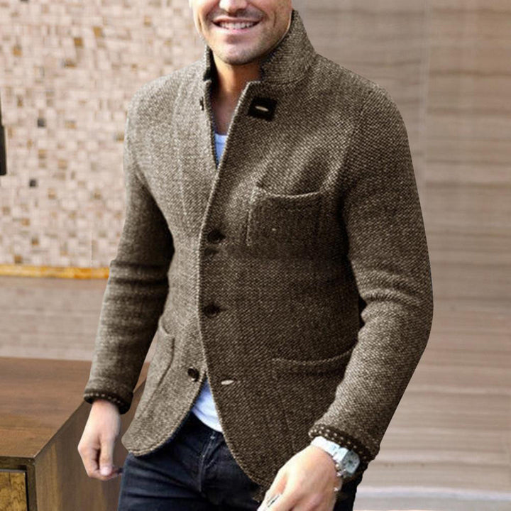 Gray men's casual button-down jacket, comfortable outerwear for versatile everyday fashion.