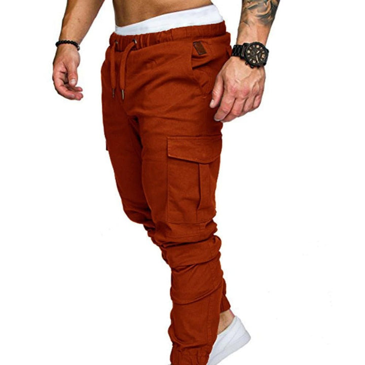 Stylish men's cargo pants in a modern fit, ideal for casual everyday wear. Features military-style pockets.