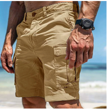 Comfortable men's cargo shorts in a relaxed fit. Perfect for casual summer outfits & outdoor activities. Versatile style.