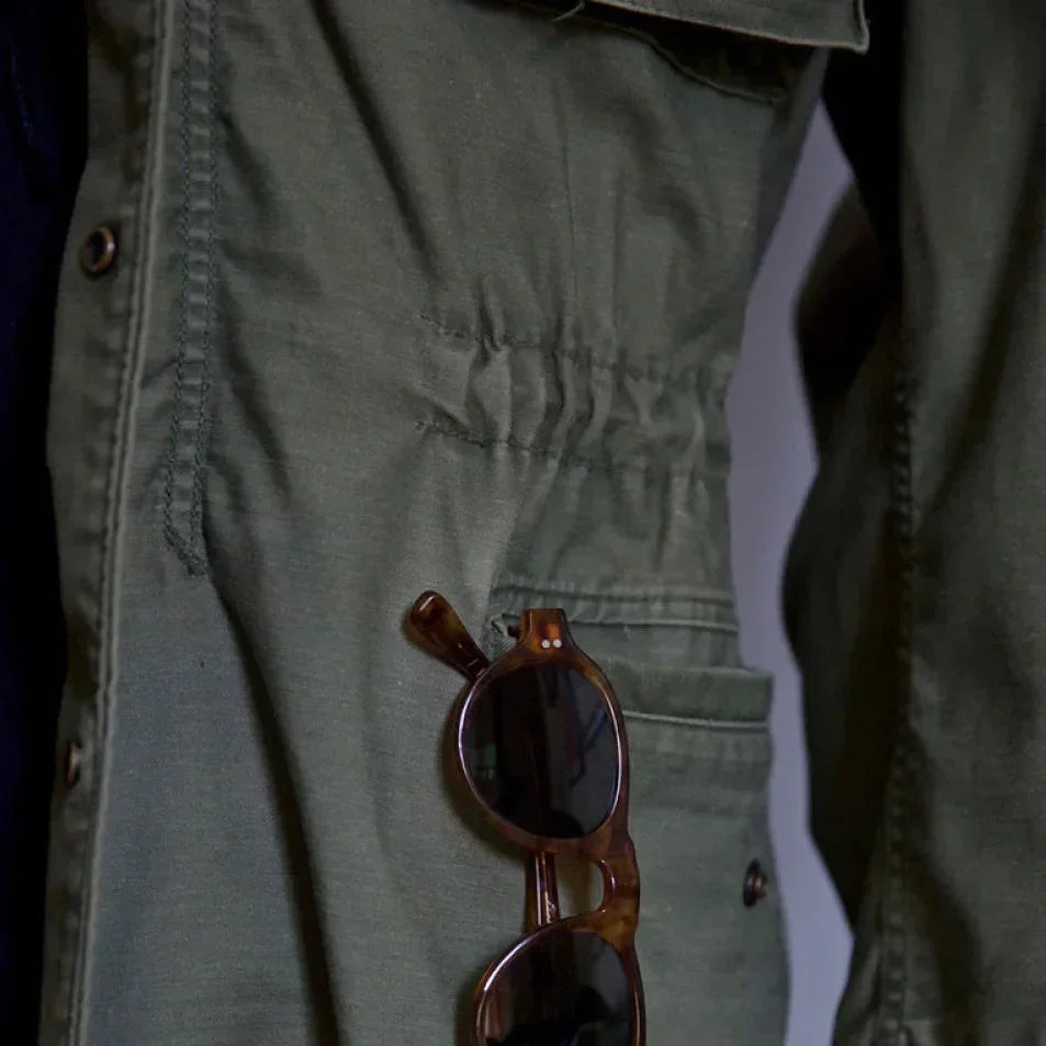 Versatile men's long sleeve field jacket, ideal for casual wear and outdoor adventures, with practical pockets.