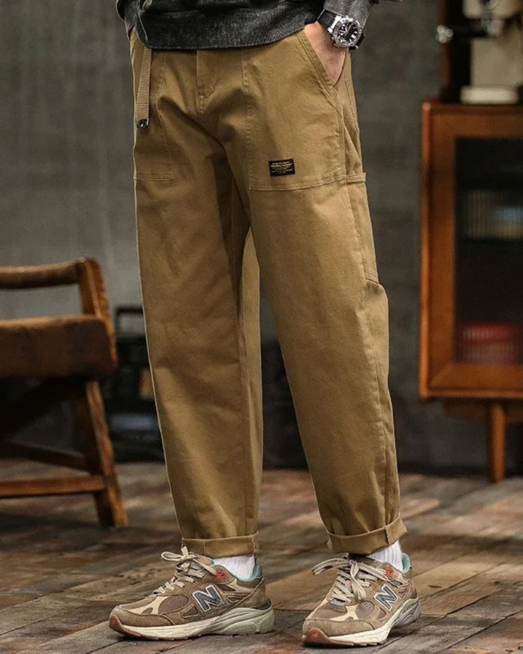 Vintage cotton cargo pants for men, 6 pockets, relaxed silhouette, everyday utility wear.