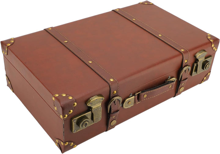 Compact men's vintage leather carry-on for overnight trips. Features secure lock and heritage brown finish.