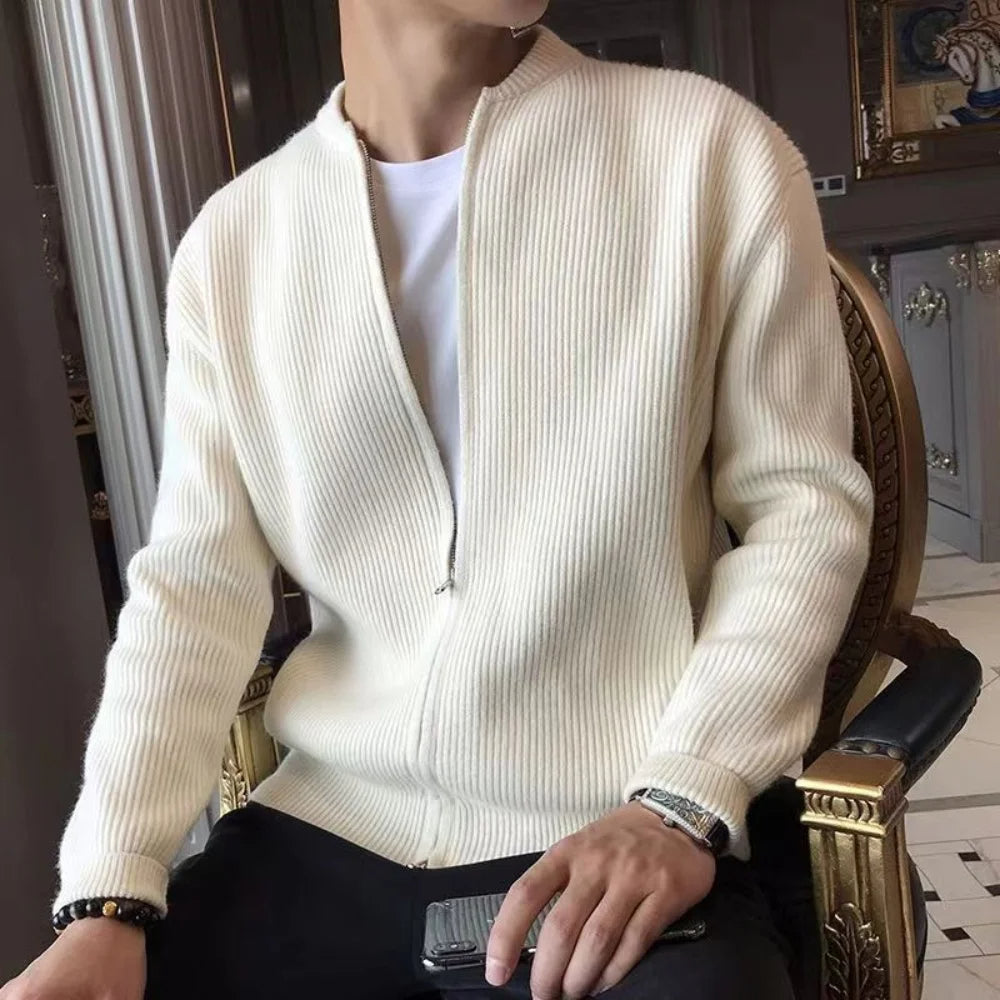 Men's warm & stylish zipper cardigan, ideal outerwear for fall & winter outfits.