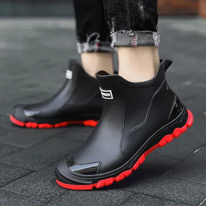 Men's waterproof outdoor ankle boots: warm, durable, insulated footwear for winter hiking & traction.