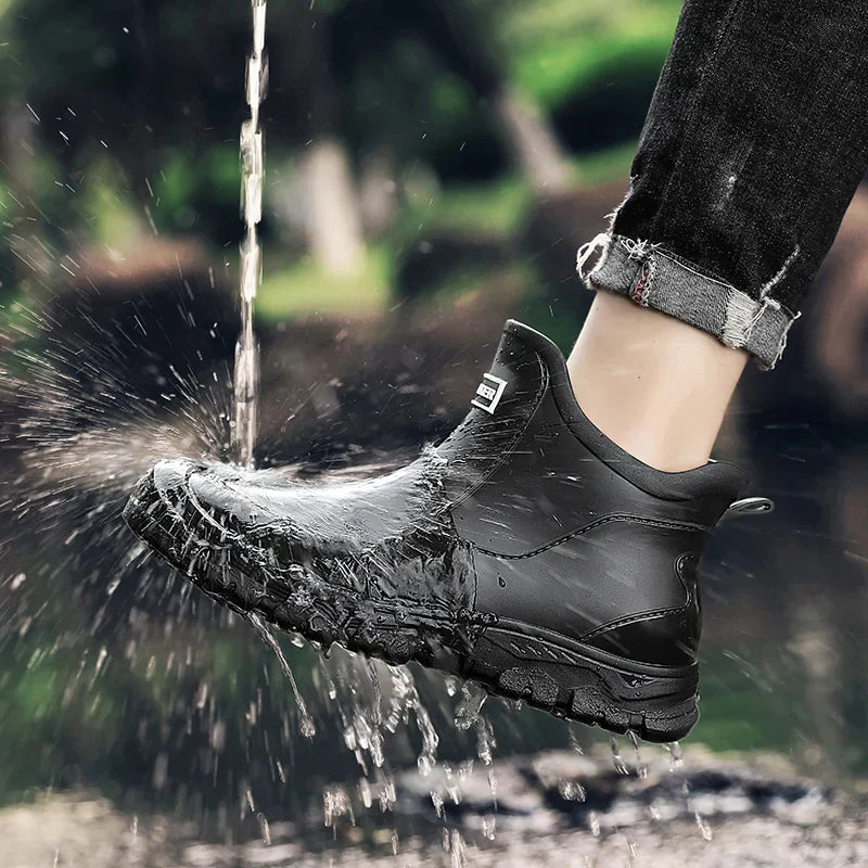 Men's waterproof hiking boots with strong traction soles. Ideal for wet & slippery outdoor conditions.