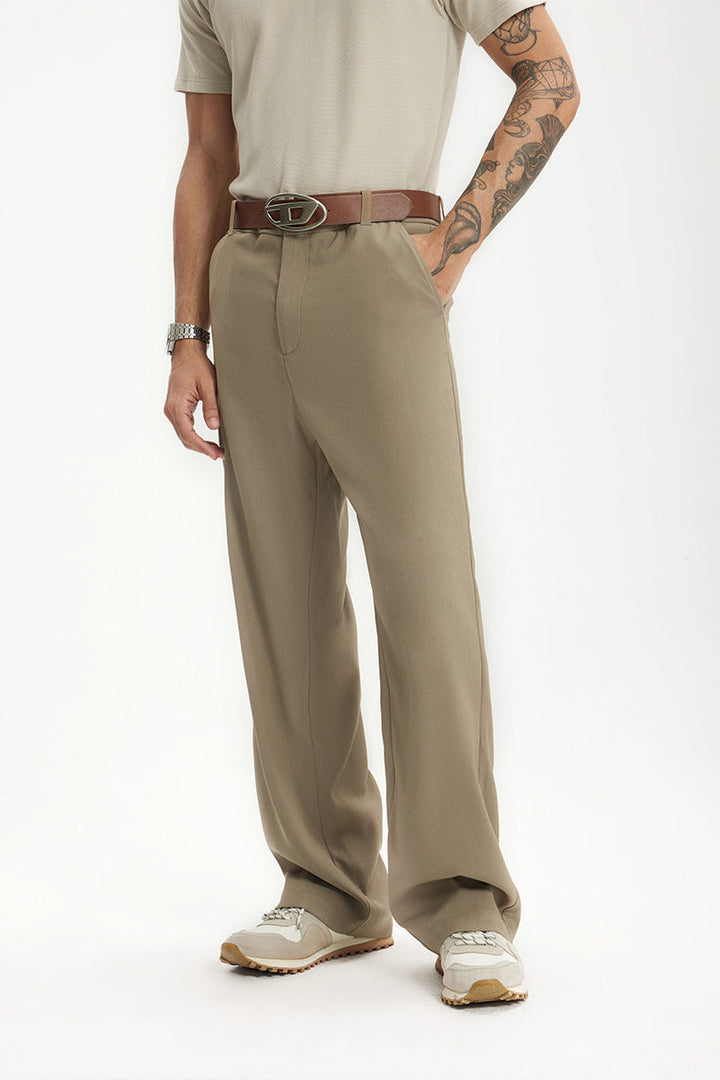 High-waisted men's wide leg trousers, tailored for a relaxed fit. Ideal for smart casual.