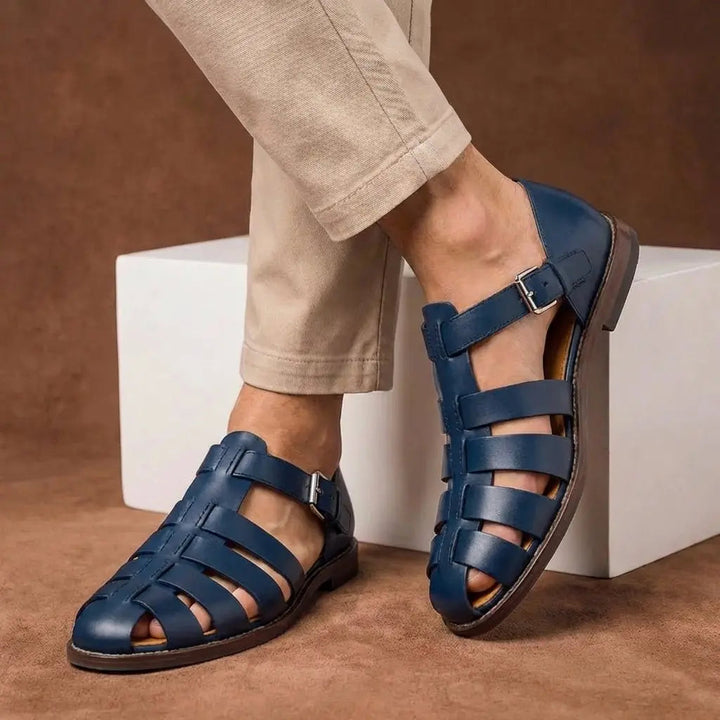 Men's closed toe fisherman sandals with adjustable buckle strap, offering comfort & foot protection.