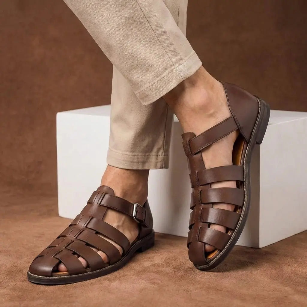 Casual men's comfort sandals, closed toe fisherman style with durable buckle strap, ideal for daily wear.