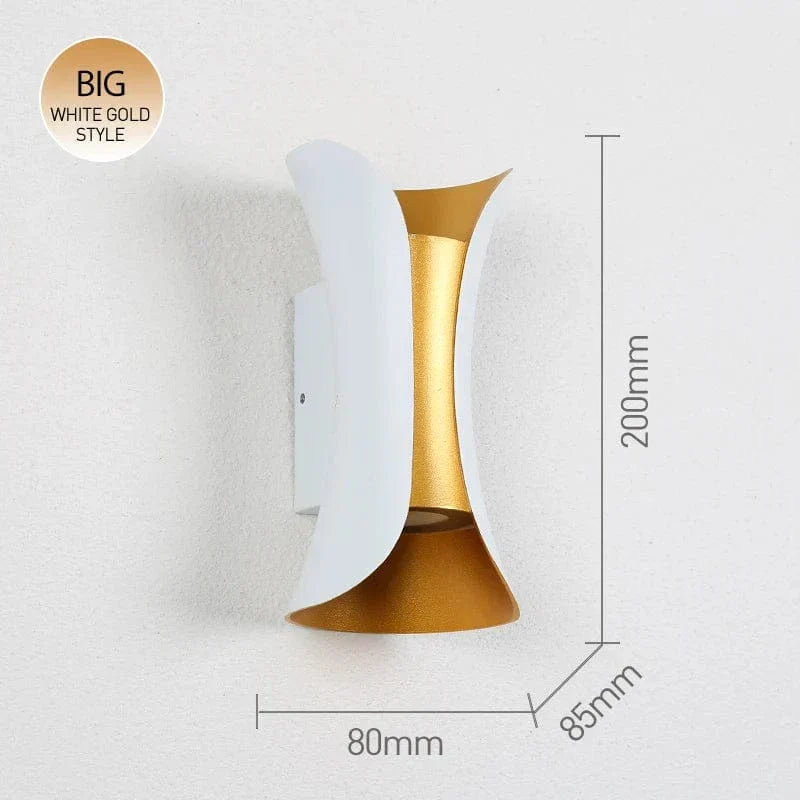 Versatile LED wall light, ideal for modern indoor lighting & robust outdoor use. Waterproof & stylish.