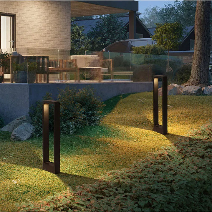 Energy-efficient LED landscape light, IP68 weatherproof. Modern outdoor garden lamp for yard and exterior ambiance.