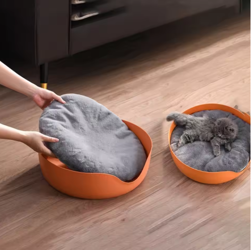 Provide ultimate pet comfort with this cat bed & scratcher. Soft cushion & durable surface for happy cats.