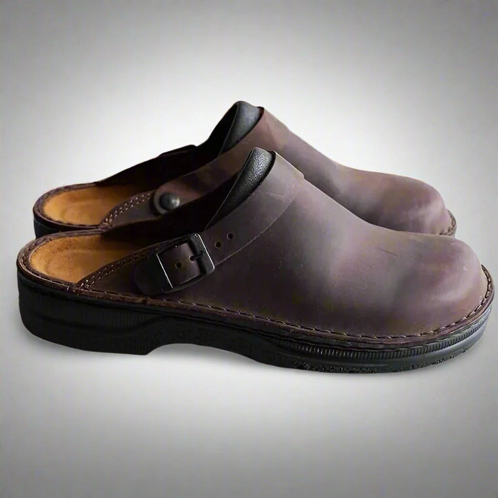 Unisex leather comfort clogs, adult casual footwear with orthopedic support